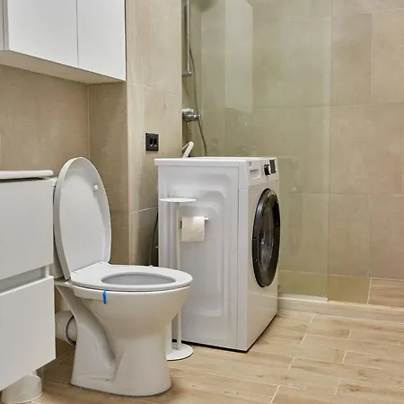 By Infinity Alz Năvodari