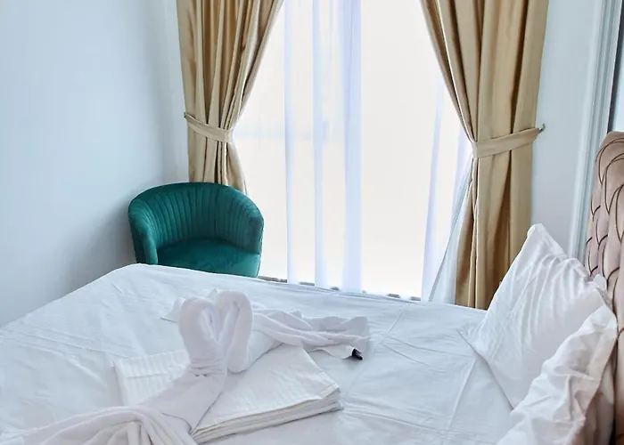 By Infinity Alz Apartment